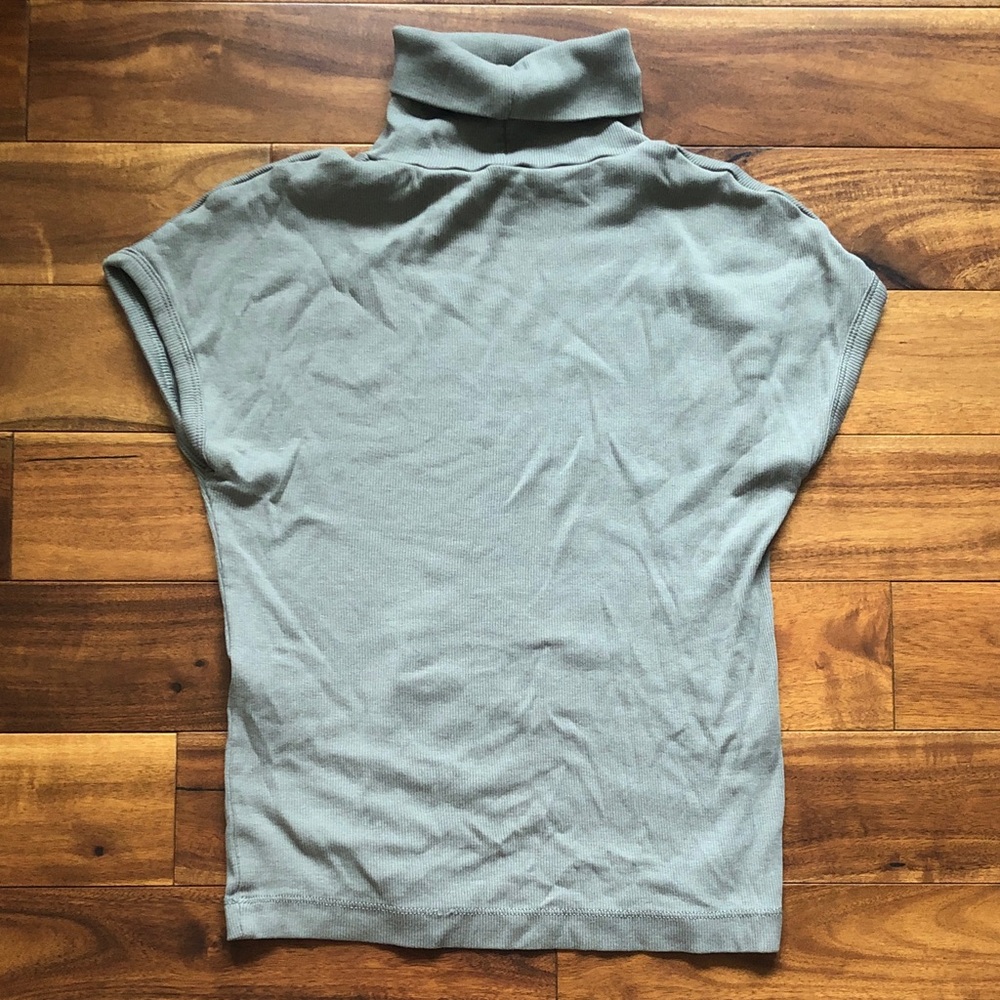 Zara Gray Short Sleeve Turtleneck Top